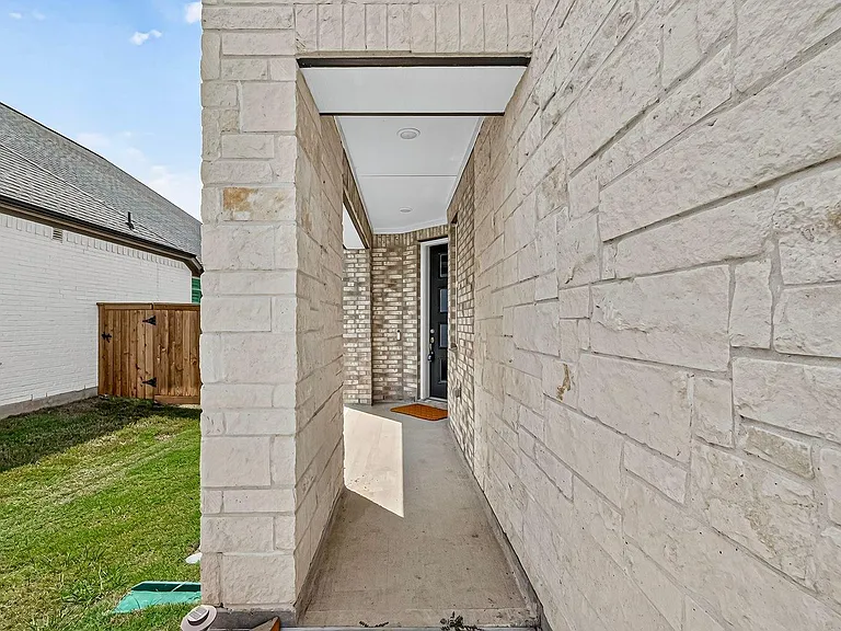 24607 Carleton Lake Ln — Photo 3