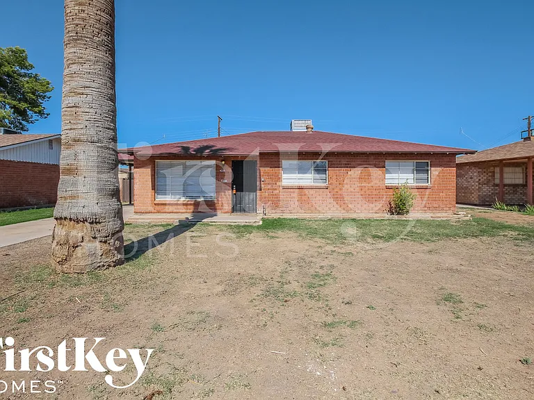 4220 W Cavalier Dr — Photo 2