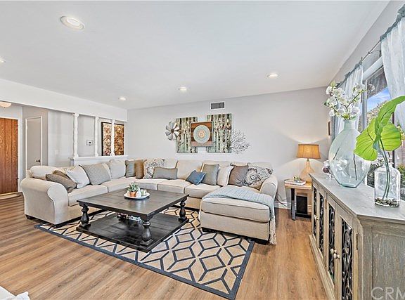 4th image of 15935 Lakefield Dr