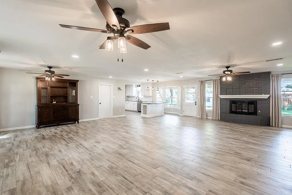 3 bed, 2.0 bath, 2150 sqft, $3,250 — Photo 4