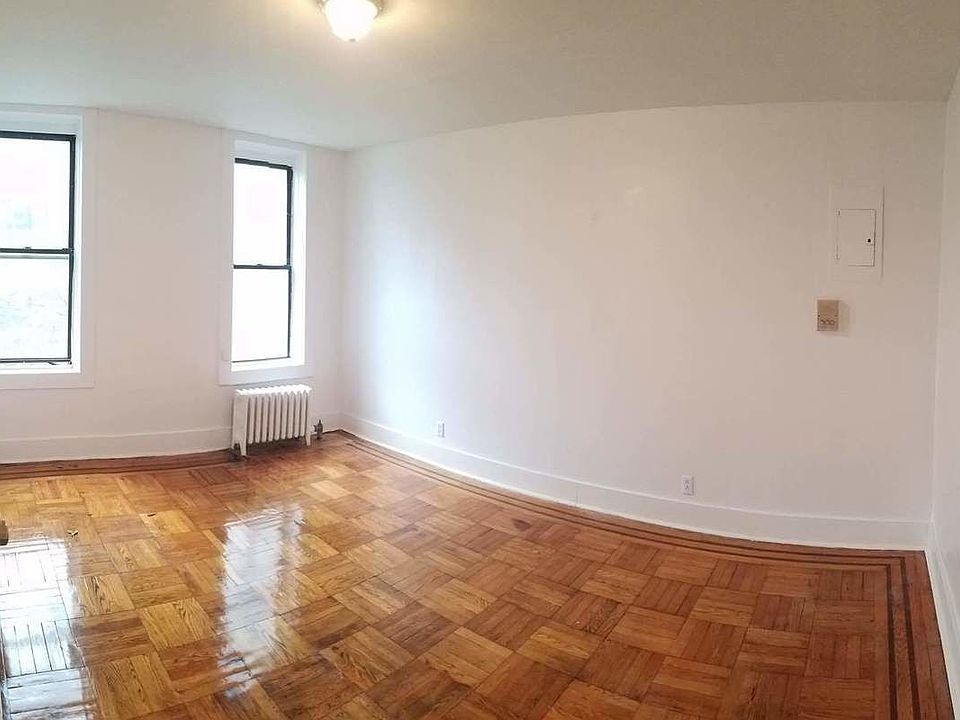 2nd image of 1296 Pacific St #40H
