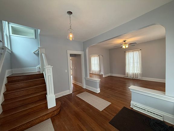 5th image of 1310 Hope St SE