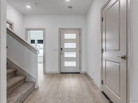 5th image of 4632 S Chestnut Ave