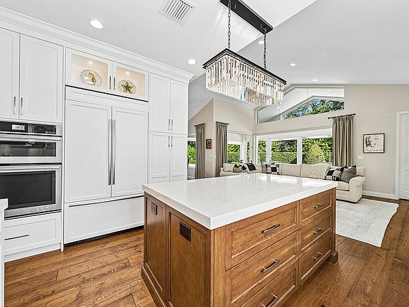 4th image of 4361 Gleneagles Drive