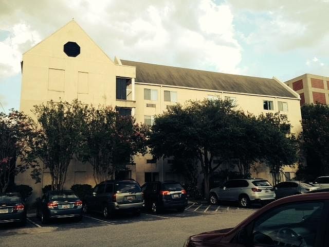 2nd image of 99 Philip St