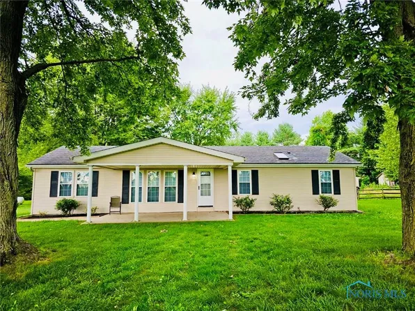 10438 Prov Neap Swan Rd, Grand Rapids, OH 43522