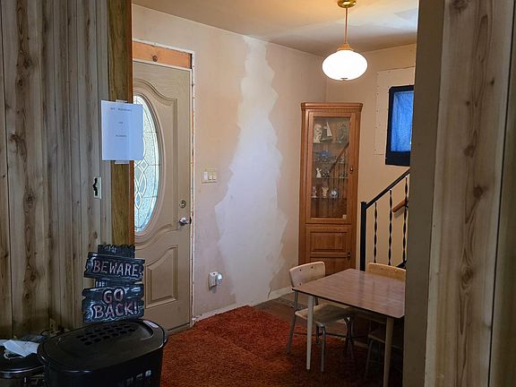 4th image of 305 N Montgomery STREET