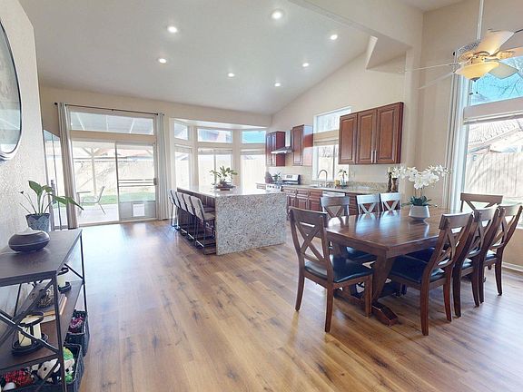 3rd image of 45066 Palo Vista Dr