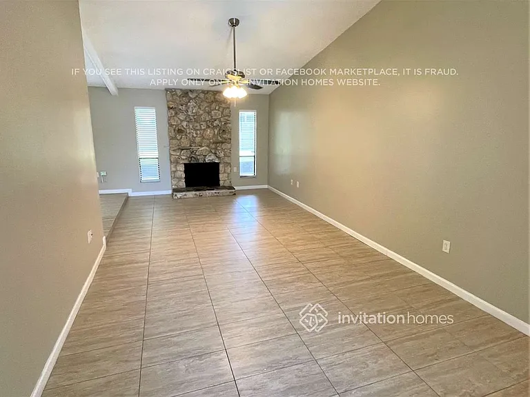 123 Lyndhurst Dr — Photo 2