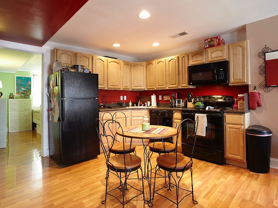 2nd image of 4024 Ridge Ave Floor 3