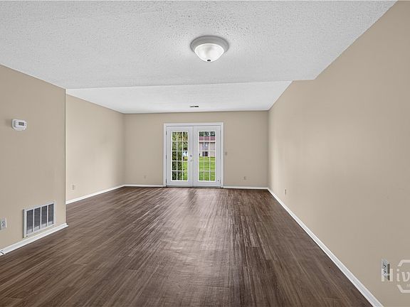 5th image of 901 Olmstead Drive