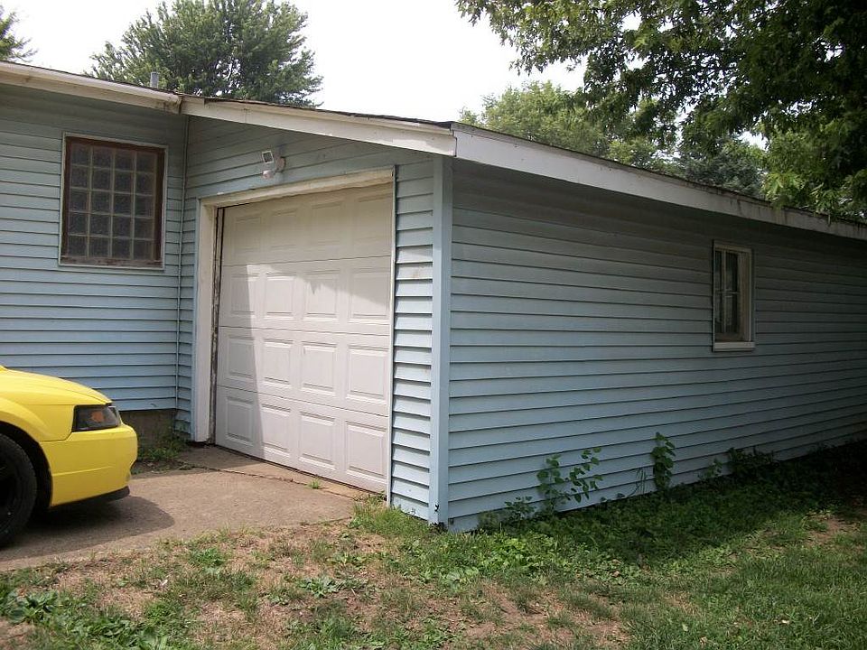 2nd image of 108 Corn St