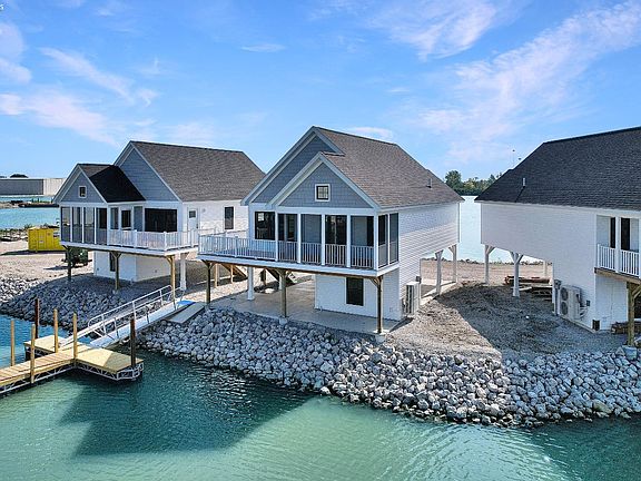 2nd image of 545 W Lakeshore Dr #3