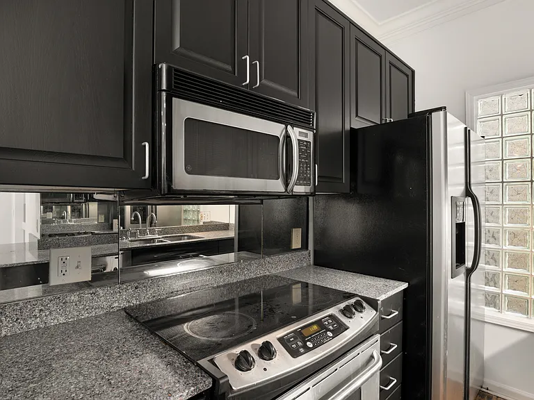 Glass top stainless steel stove