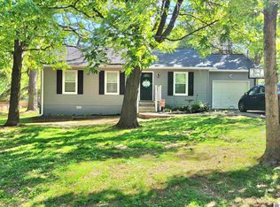 1004 Pine Ln, Mayfield, KY 42066