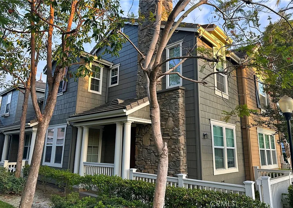 15 Elmhurst St