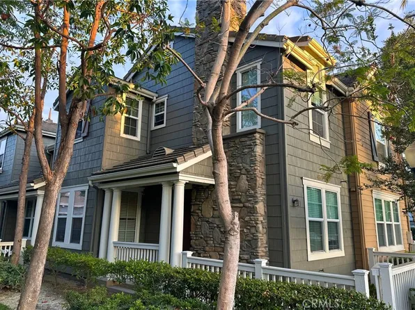 15 Elmhurst St, Mission Viejo, CA 92694