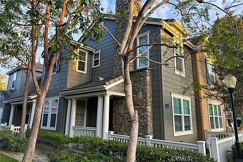 15 Elmhurst St Photo 1