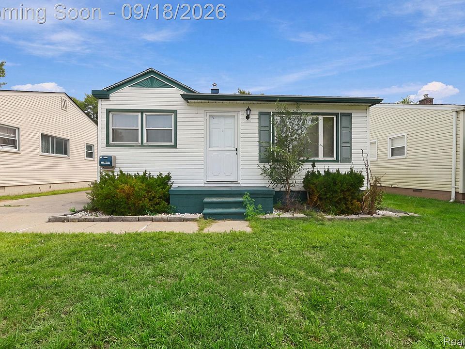 22434 Hillock Ave, photo 3