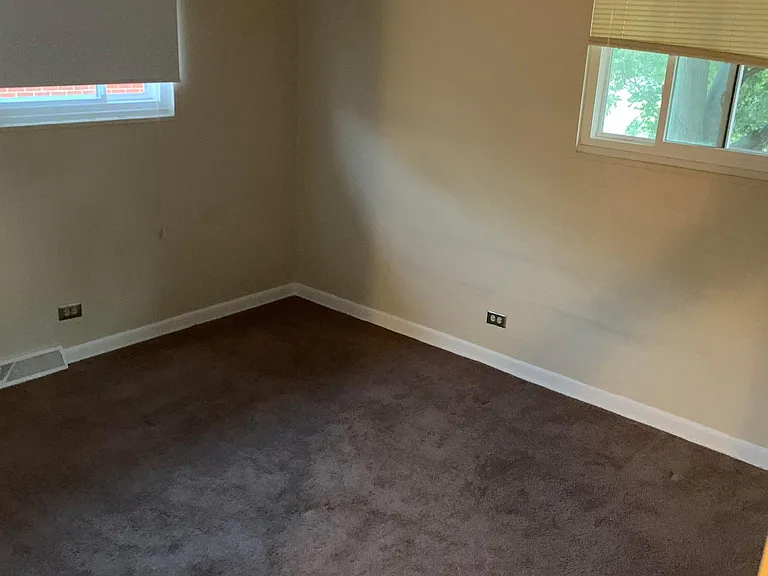 531 E Lincoln St — Photo 8