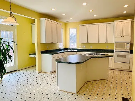 47 Montgomery Dr