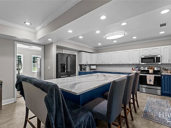 3rd image of 222 Middleton Road