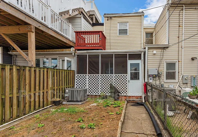1465 Stevenson St — Photo 23