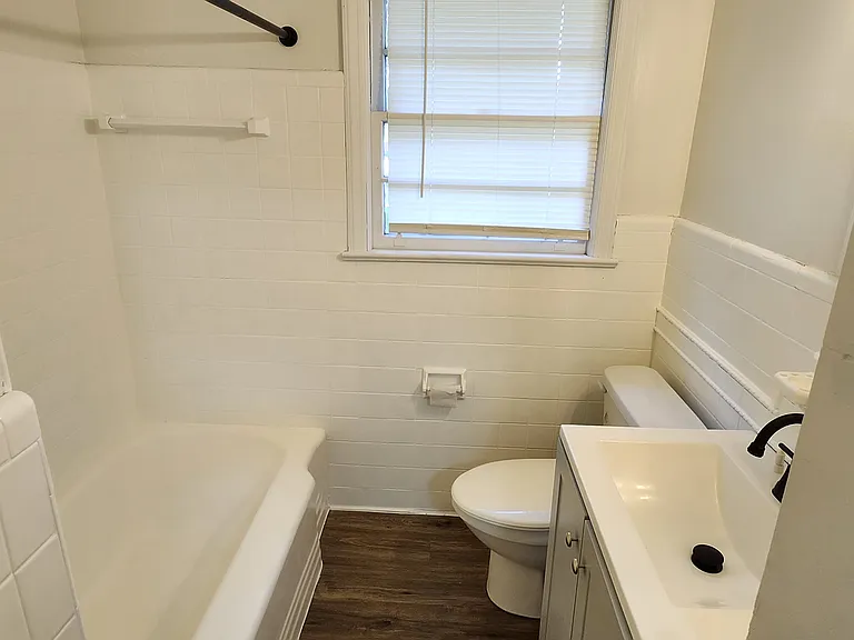 2752 Hawthorne Dr — Photo 8