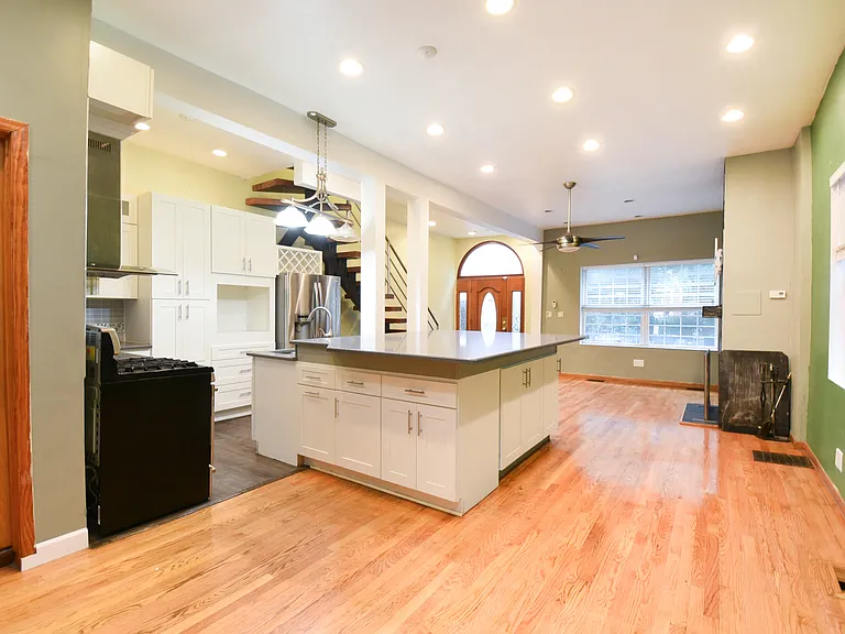 3332 W Le Moyne St — Photo 7