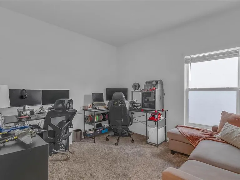 1513 Cumberland Ave — Photo 10