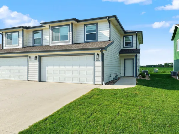 1224 Steve Hawley Ln, Salina, KS 67401