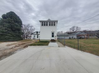 504 1/2 Poppleton Ave, Omaha, NE 68108