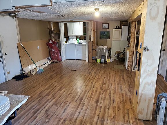 new floors and laundry room