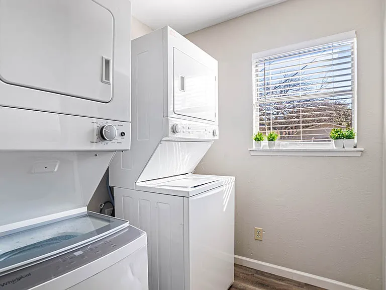 1208 W Spring Creek Pkwy — Photo 2