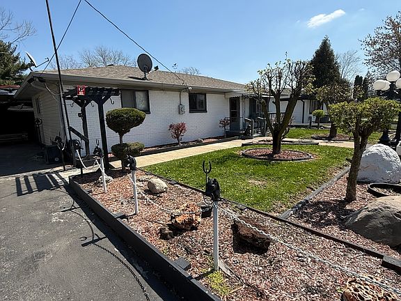 3rd image of 1623 S Grant Ave