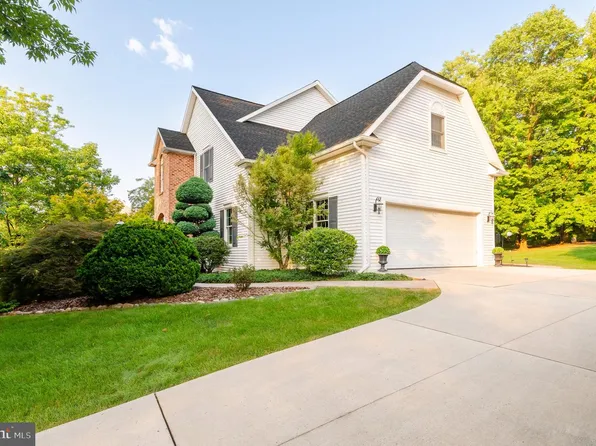 5785 Catherine St, Harrisburg, PA 17112