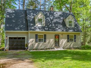 106 Farms Village Rd, Simsbury, CT 06070