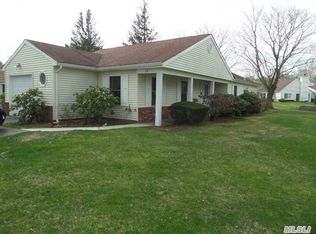 10 Cobblestone Way, Mount Sinai, NY 11766