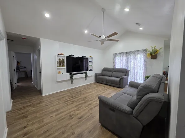 1702 Cypress Ln, East Brunswick, NJ 08816