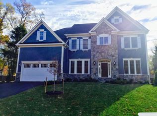 1905 Baton Dr, Vienna, VA 22182