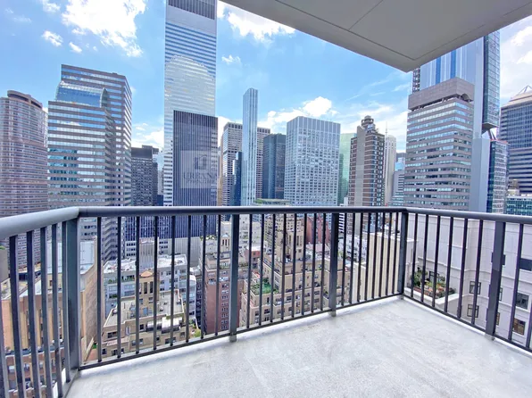 150 East 57th Street image 1 of 8