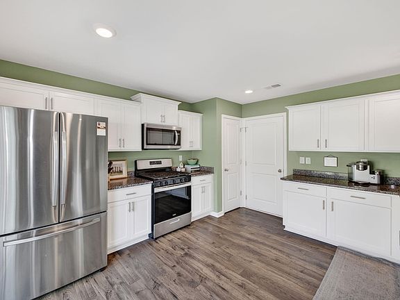 4th image of 139 Boxbury Way