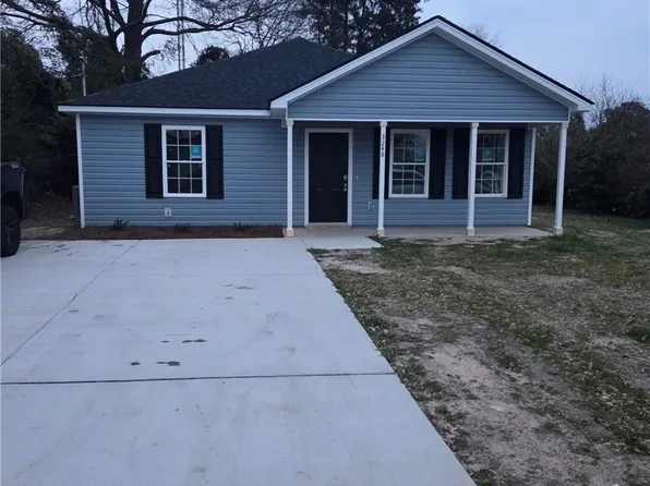 3248 Chandler St, Fayetteville, NC 28303