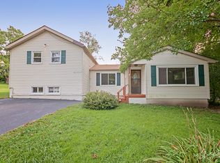 2908 Walnut Dr, Wonder Lake, IL 60097