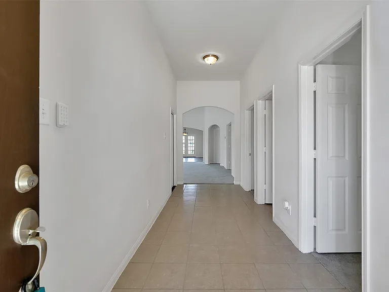 30719 W Lost Creek Blvd — Photo 3