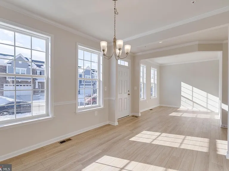 10810 Meridian Hill Way — Photo 5