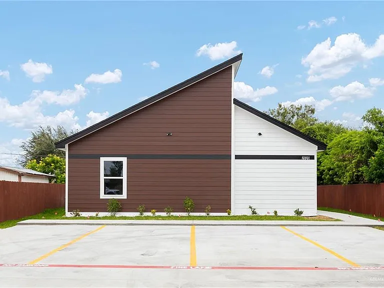 2020 Cedar Ave #A — Photo 2