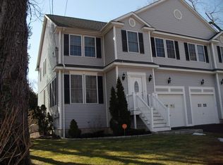 25 Youngstown Rd, Fairfield, CT 06824