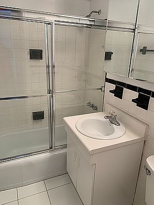 5th image of 330 E 46th St APT 7f