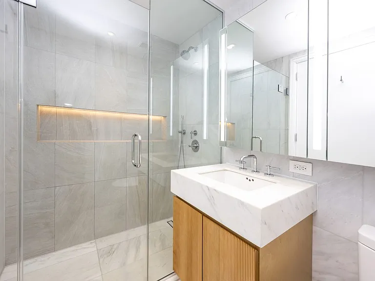 300 W 30th St #4D — Photo 11